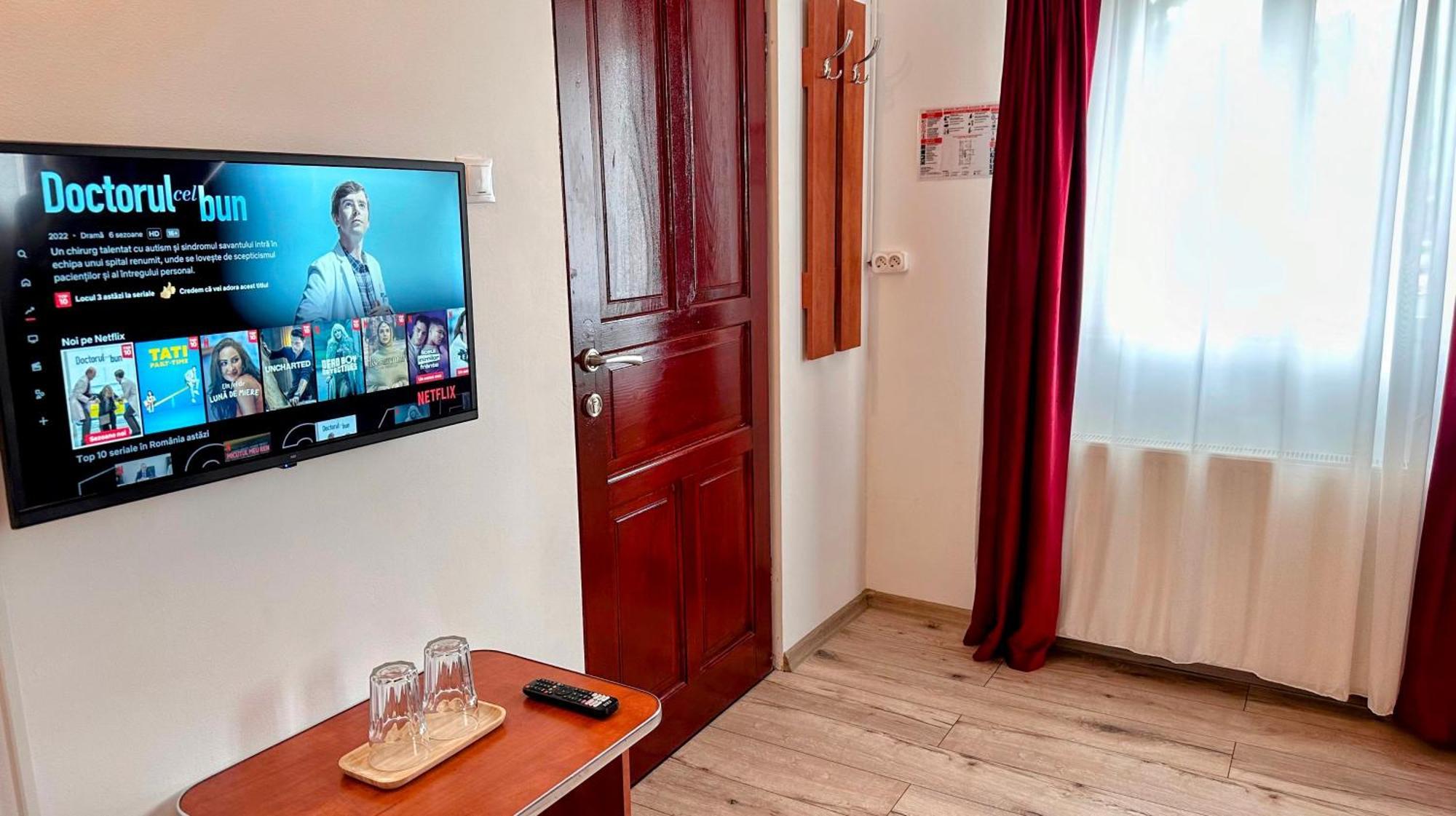 Готель Valea Alba View - Self Check-In Буштені Екстер'єр фото