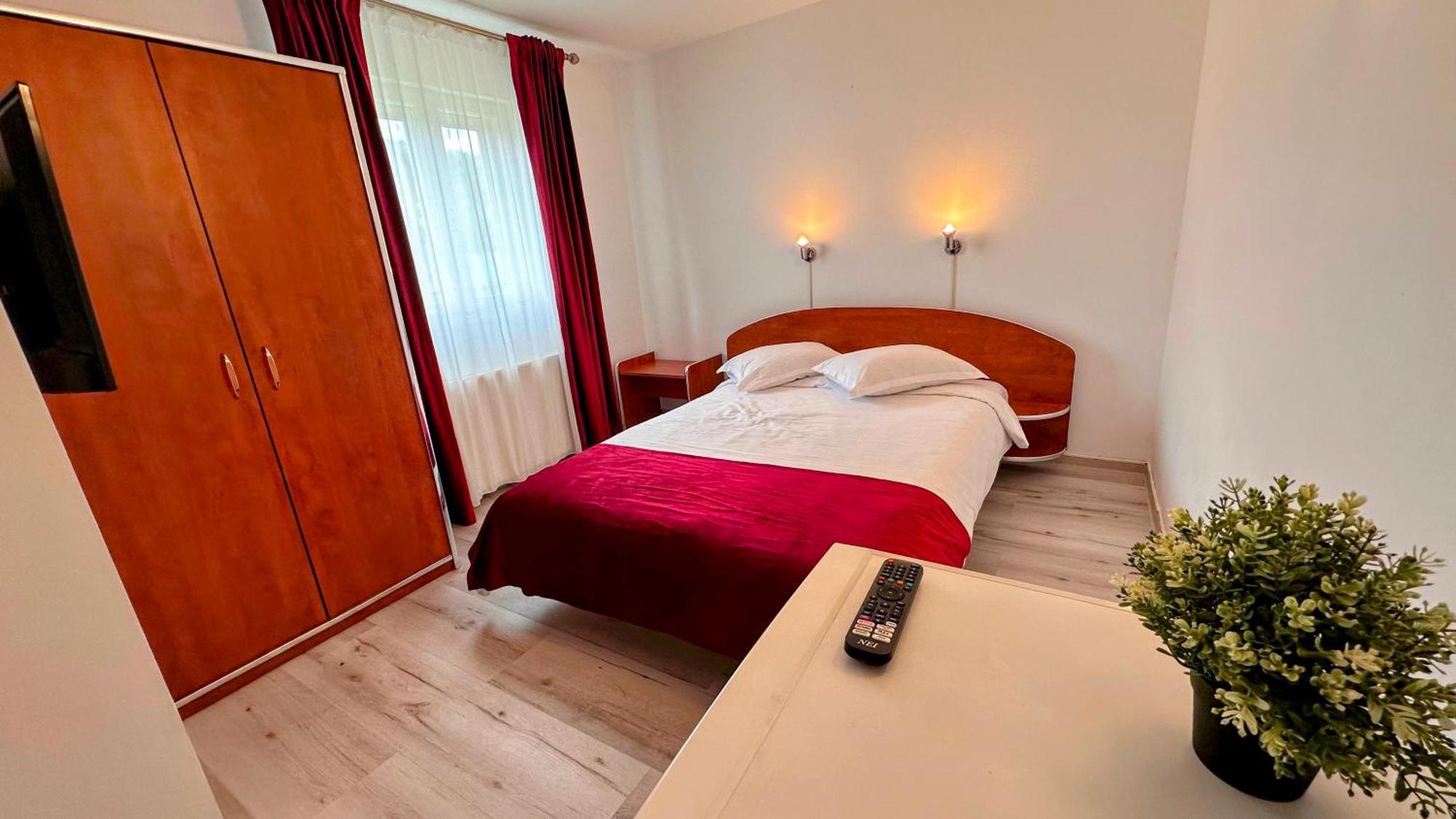 Готель Valea Alba View - Self Check-In Буштені Екстер'єр фото