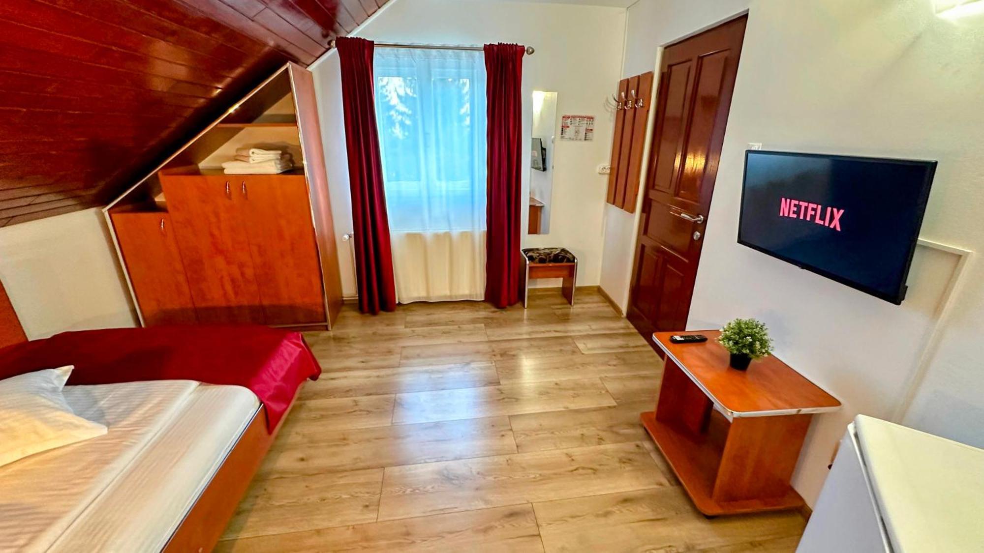 Готель Valea Alba View - Self Check-In Буштені Екстер'єр фото
