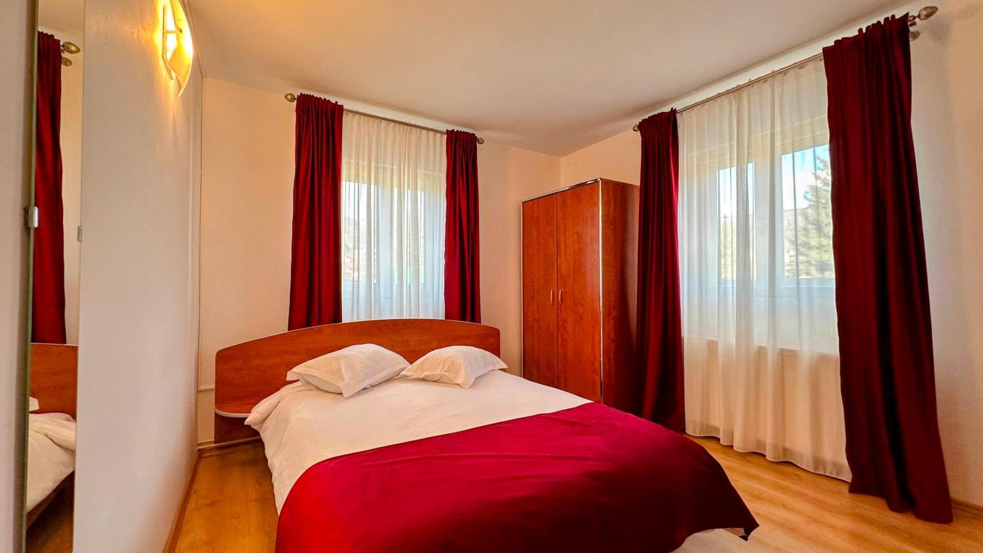 Готель Valea Alba View - Self Check-In Буштені Екстер'єр фото