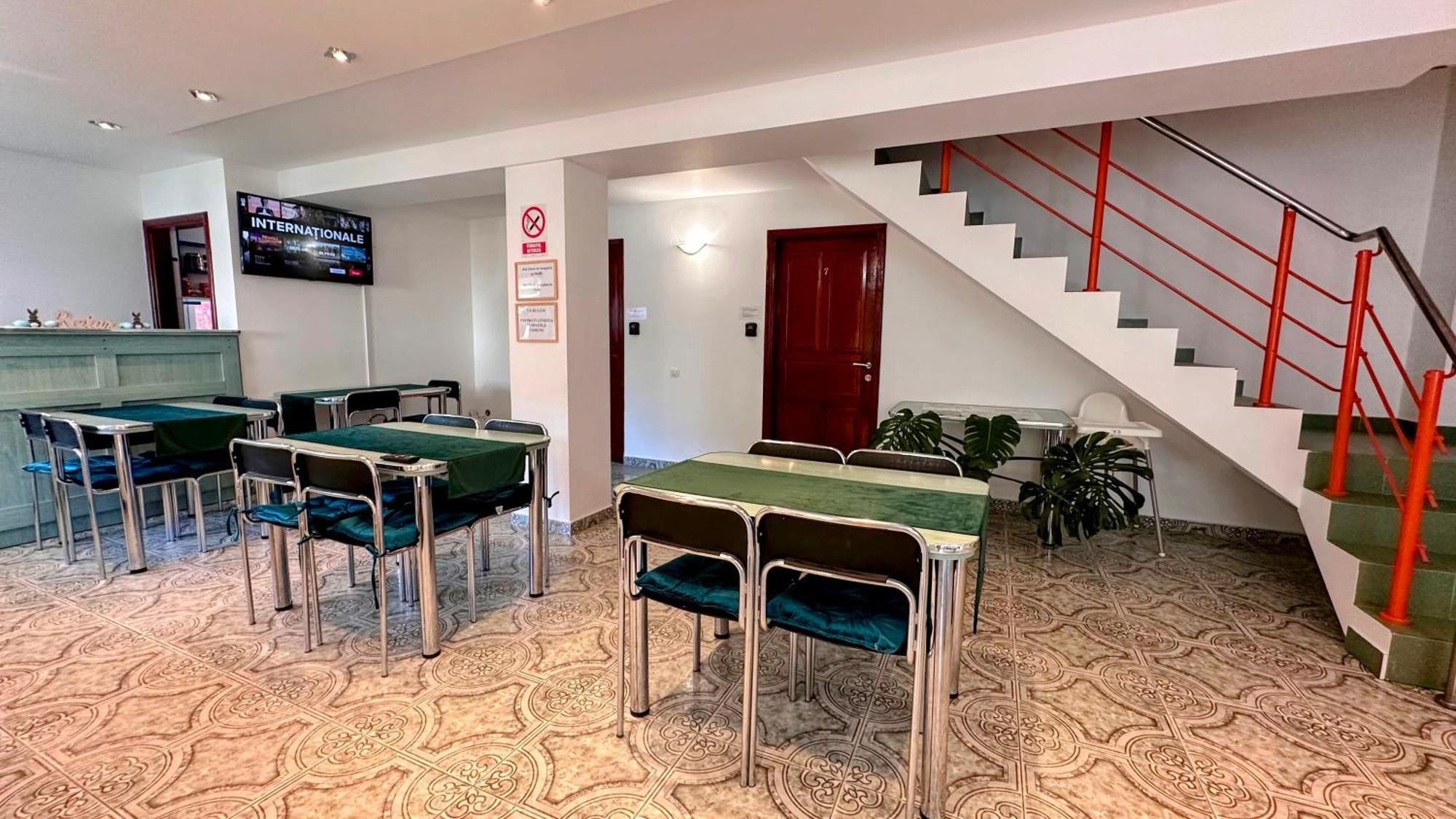 Готель Valea Alba View - Self Check-In Буштені Екстер'єр фото